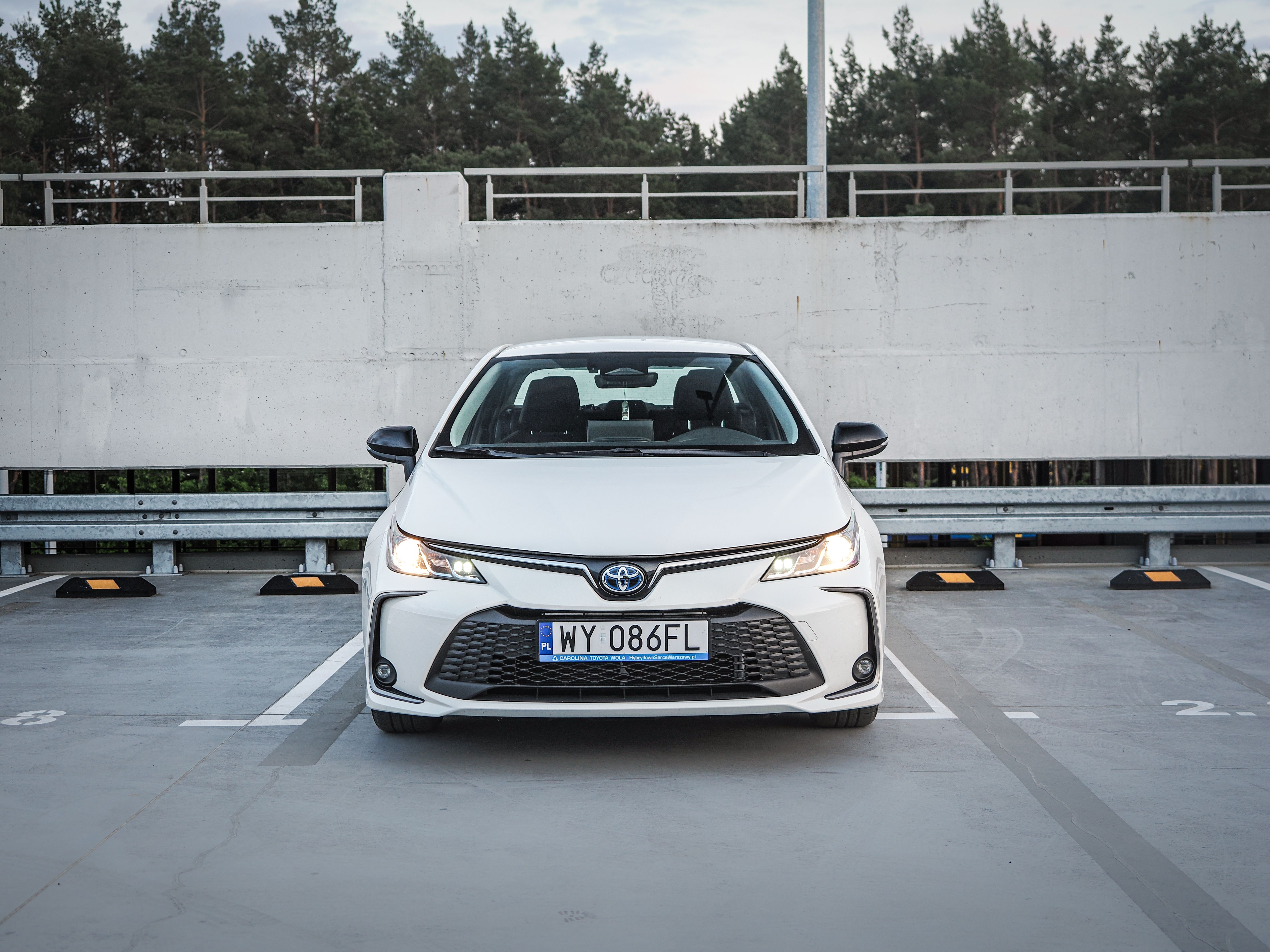 Toyota Corolla — zdjęcie 16